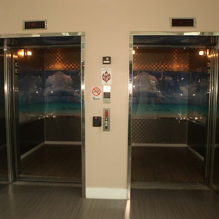 ホテル カサブランカ オン ザ オーシャン ウエスト タワー マイアミビーチ エクステリア 写真